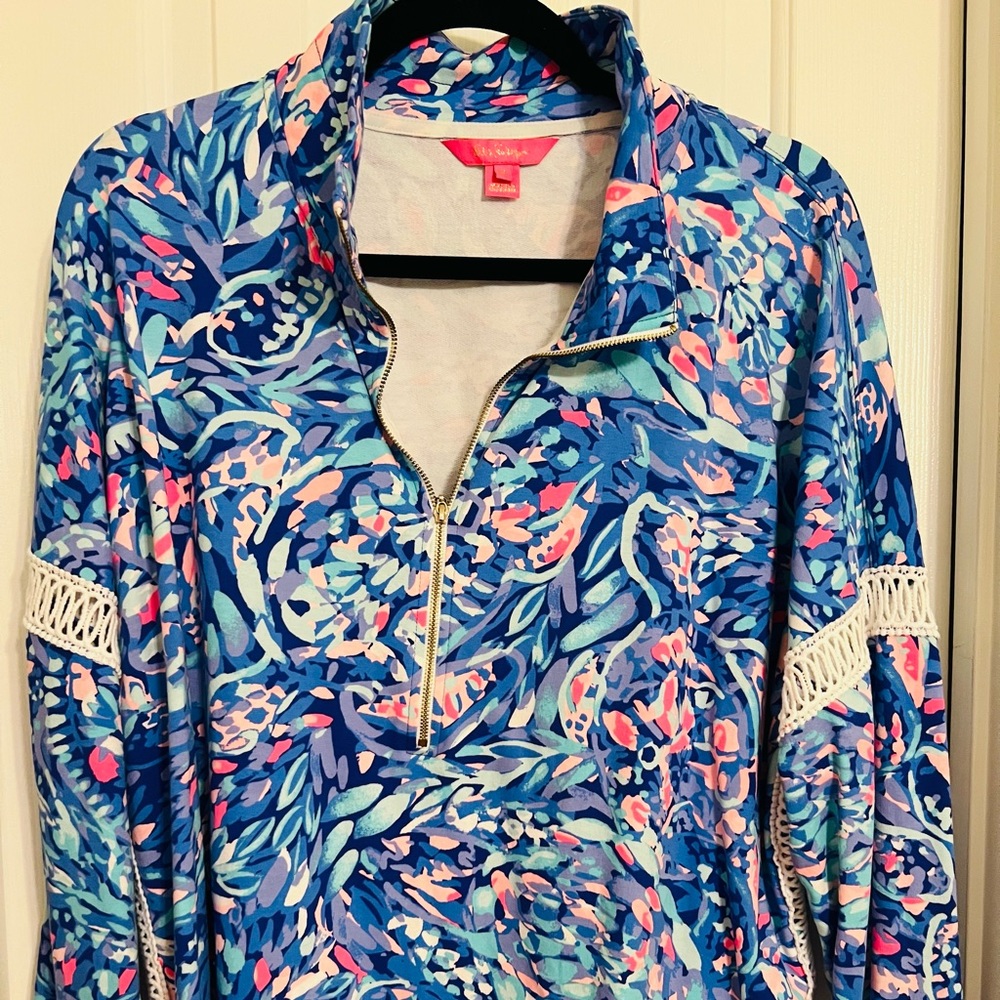 EUC Lilly Pulitzer Jonah Popover in Royal Purple Party Wave